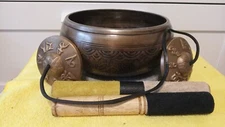 SINGING BOWL 6.4"- 7.4"(160-185 mm.) Note F# G- 393 Hz, C# - 1113 Hz. 1198 gr.