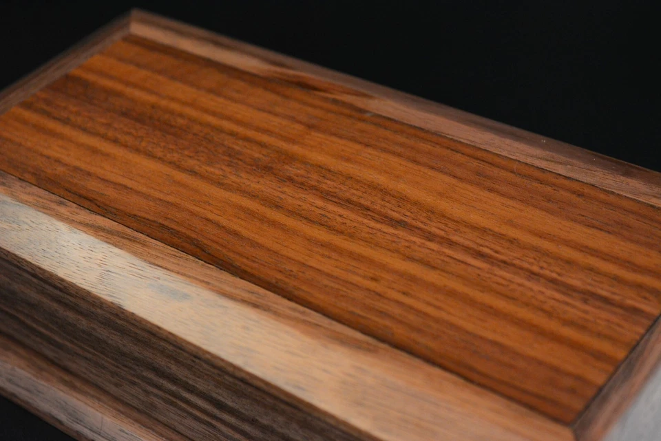 Caja con detalles de milano hecha en NOGAL baratija recuerdo joyería pluma lápiz madera adorno Foto 3 de 4