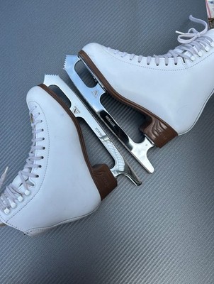 Jackson Ice Skates-Artiste -Size- 4 1/2 B