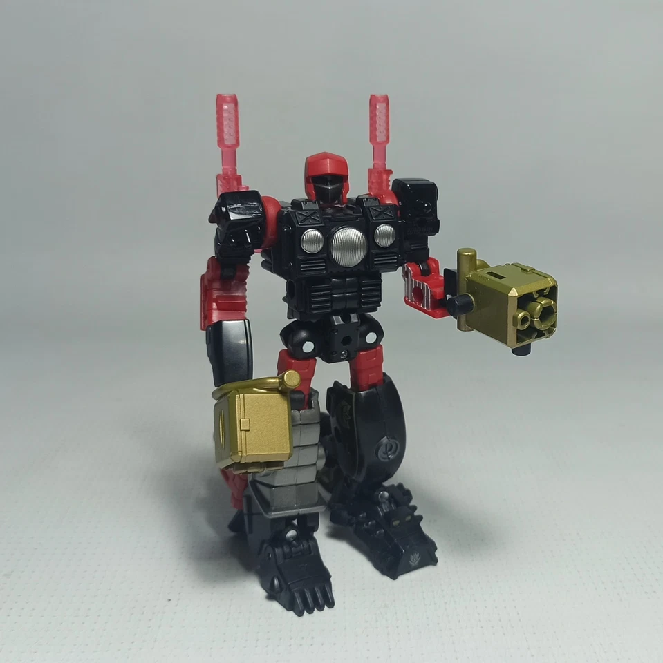 TRANSFORMERS 2024 LEGACY UNITED STAR RAIDER ROAD PIG DELUXE CLASS 100% COMPLETE - Image 4 of 4