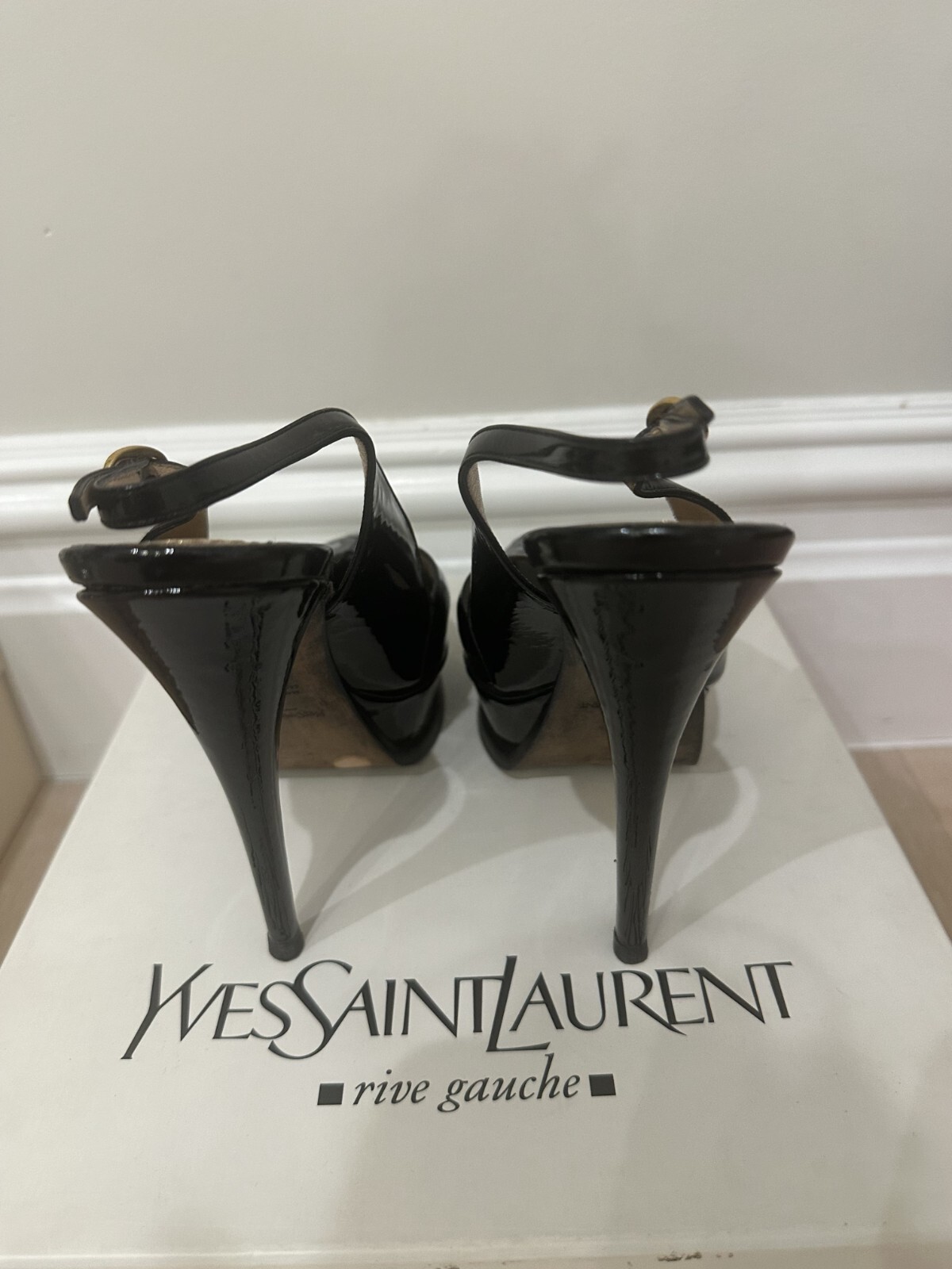 Sandali YSL Yves Saint Laurent Tribute 105 slingback neri in pelle verniciata 36 5