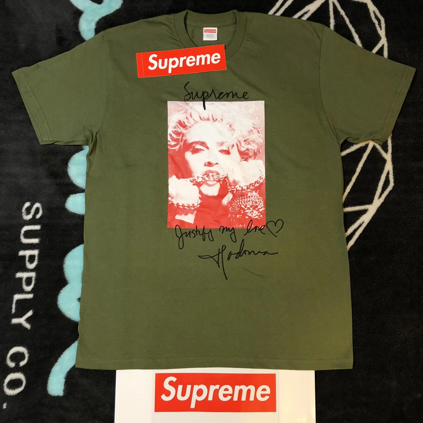 TEE SHIRT SUPRÊME MADONNA (OLIVE) (GRAND) LOGO BOÎTE FW18 FRAZETTA MAILLOT DE FOOTBALL COURT