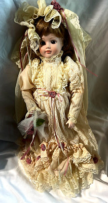 DYNASTY Doll 18''' Bride porcelain doll Lace & Roses IN BOX never used Music Box*
