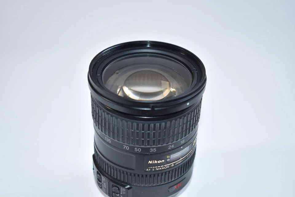 Nikon 18-200mm Lens F/3.5-5.6 G NIKKOR AF-S DX VR ED with both caps - Image 4 of 4