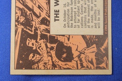 1966 Topps Lost In Space - #1 "The World Waits" - VG/Ex Condition - Picture 5 of 6