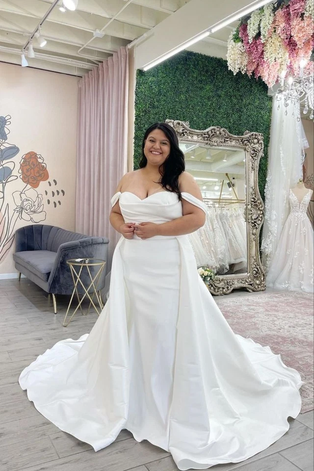 Mermaid Wedding Dresses With Detachable Train Off Shoulder Plus Size Bridal Gown - Image 3 of 4
