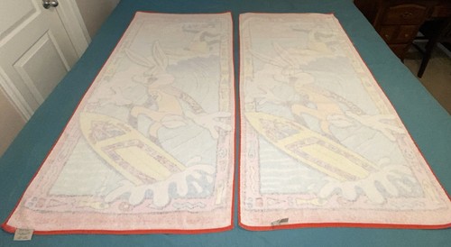 2 Vintage 1980's Beach Towels LooneyTunes Bugs Bunny Tweety Bird Sylvester 29x55 - Picture 7 of 7