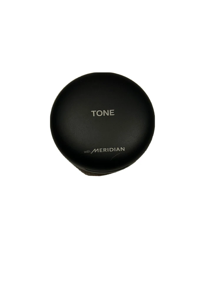 LG Tone Free FL7 Wireless Earbuds With UV Case - Image 2 of 3