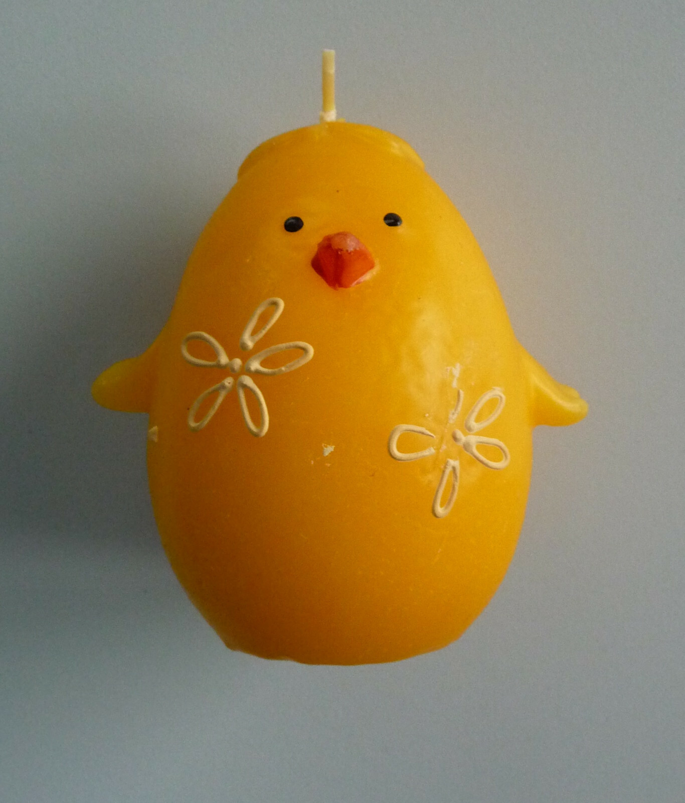 Kerze gelb Ostern Küken Frühling 10cm hoch 6cm Durchmesser Ei Form Dekoration