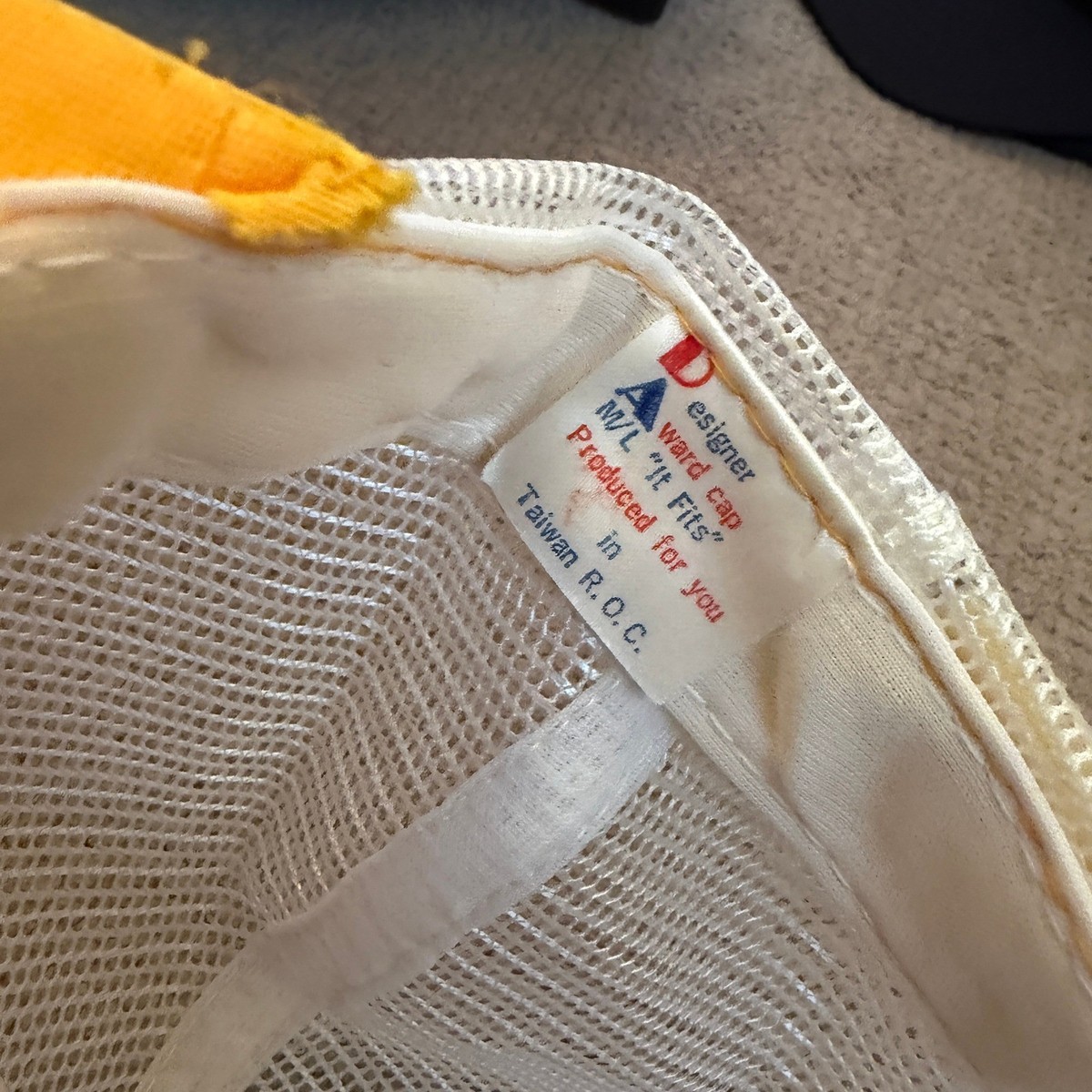 Vintage 1980s Stroh Light Beer Trucker Hat Yellow White Mesh Snapback Cap View 4