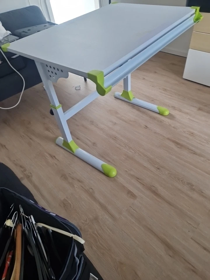 Kinderschreibtisch , weiß/grün 100x65 cm, höhenverstellbar