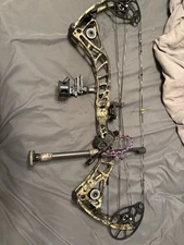 Bowtech Sr 350 MossyOak Country Camo. Right Handed 70 Pound Draw Weight.