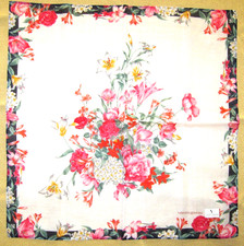 Foulard En Soie 100% Valentino Rudy Vintage - Dimensions 83x86 Cm - Couleur Rouge