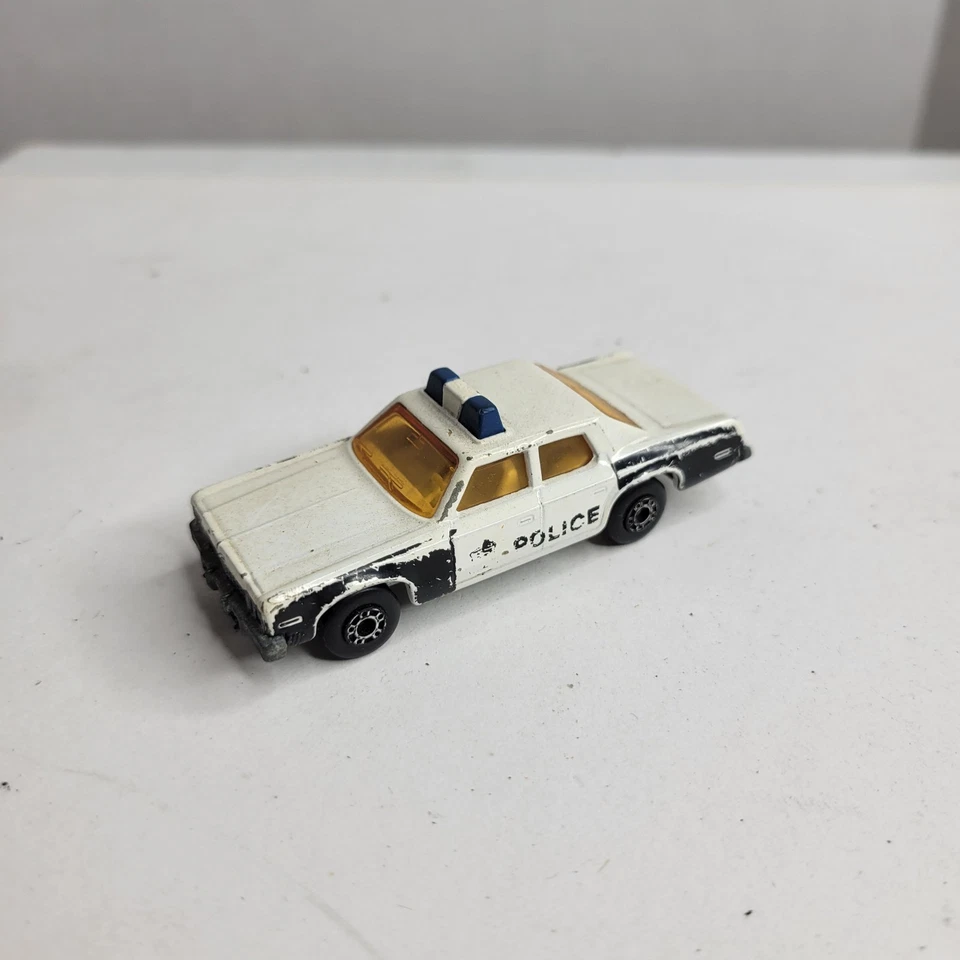 1979 Matchbox Lesney Superfast No 10 Plymouth Gran Fury Police Car Amber Windows - Image 2 of 4