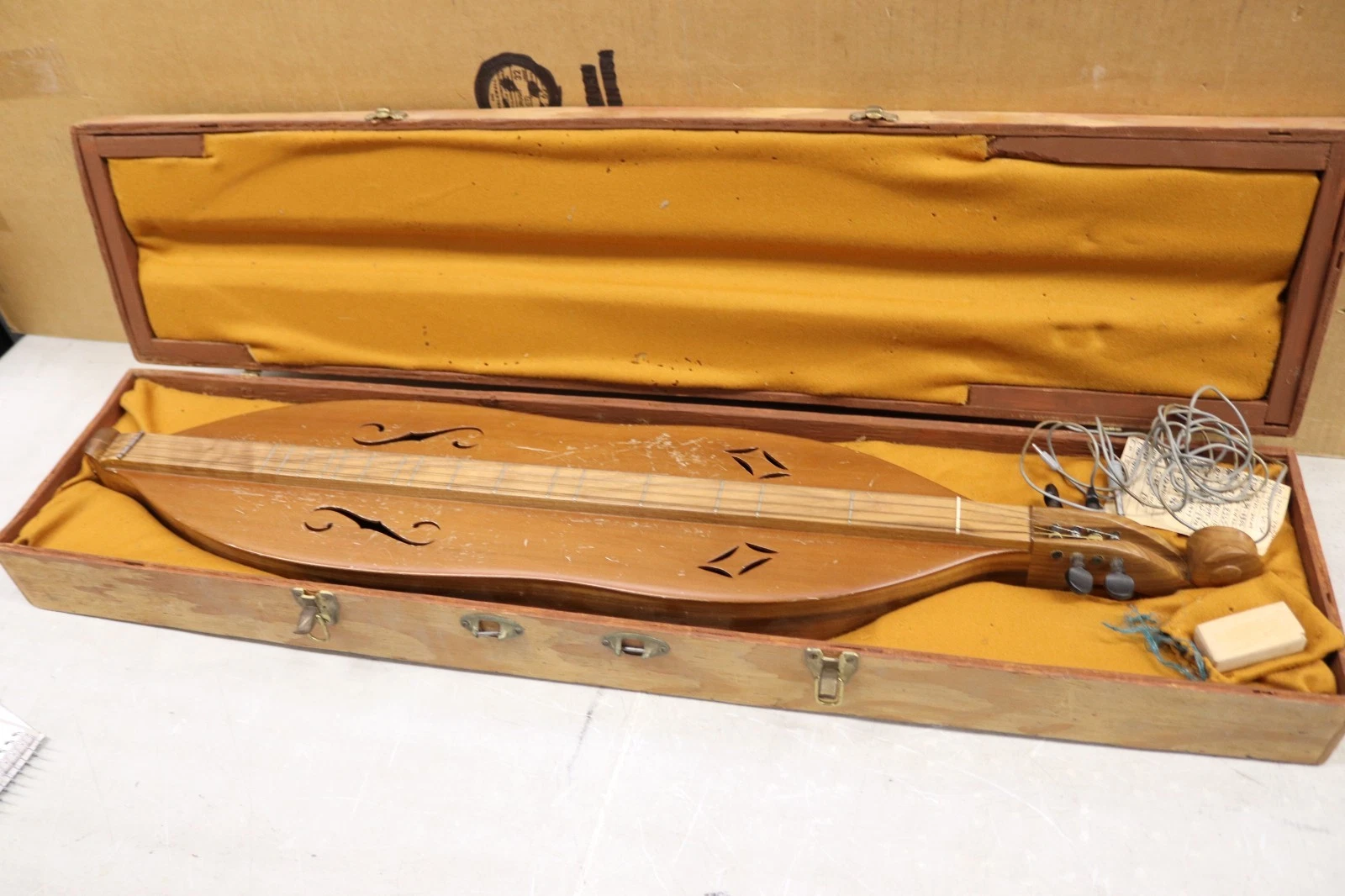 James Goodall Appalachian Acoustic / Electric Dulcimer  Year 1970's - Picture 1 of 13