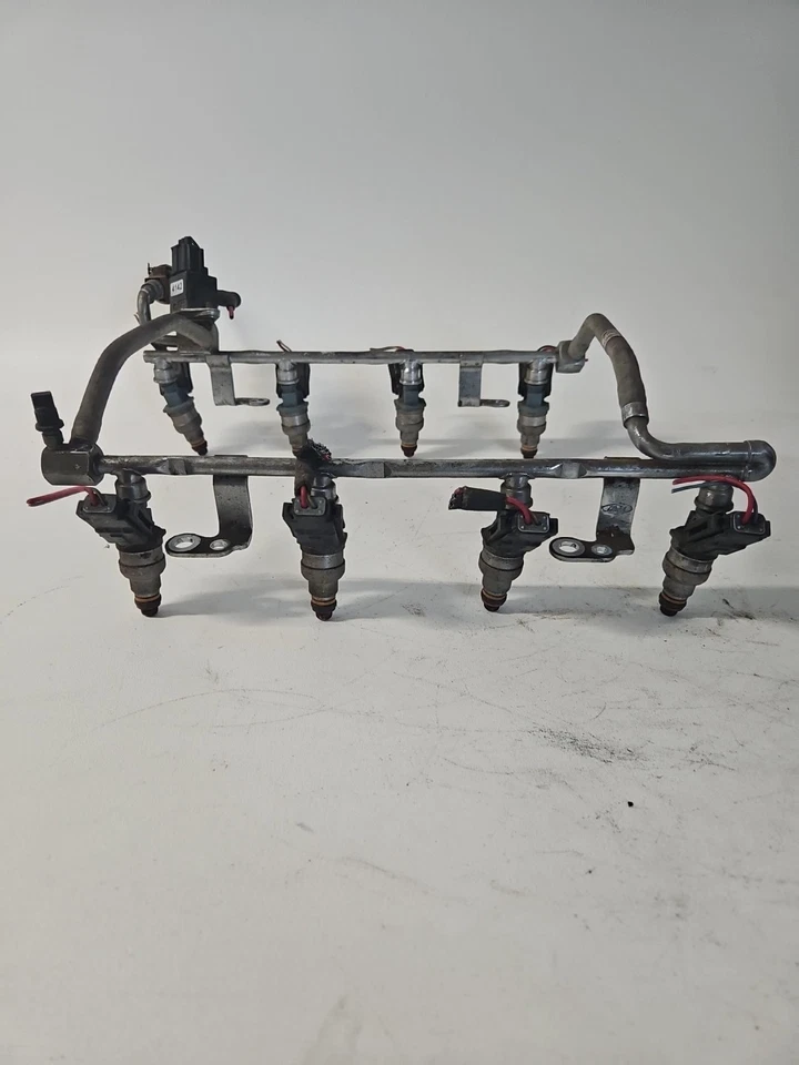 1998-2002 LINCOLN CONTINENTAL FUEL RAIL WITH INJECTORS 4.6L 32V OEM Foto 4 de 4