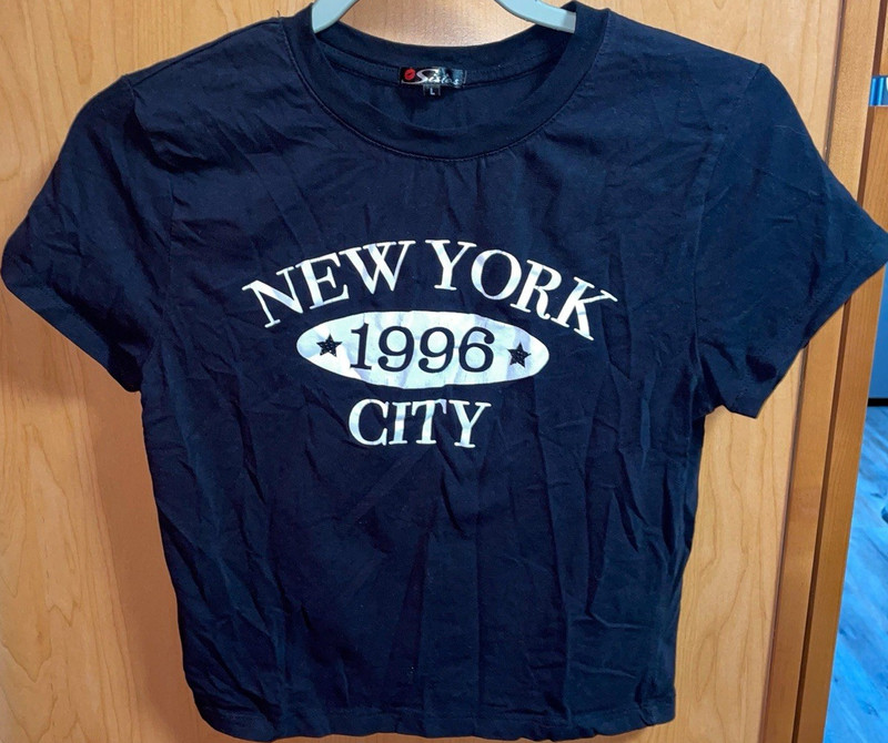 Sista Women's Black Cropped Graphic New York City 1996 T-Shirt Size L