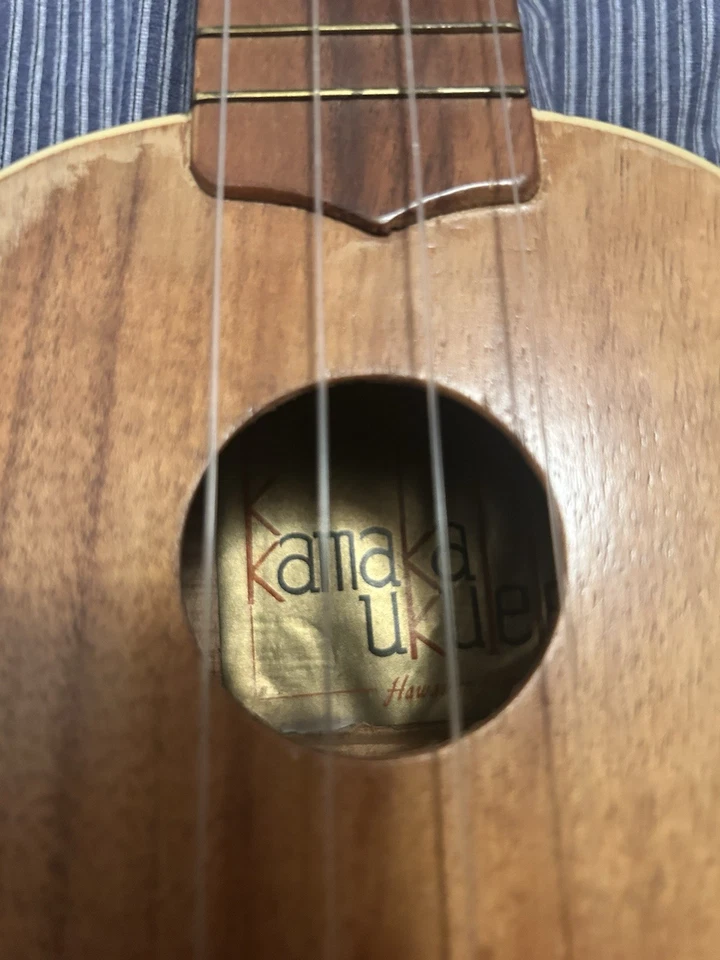 Vintage '68 Kamaka Ukulele. Rare family label signed/crafted by Samuel Kamaka Jr - Image 3 of 4