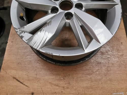 VOLKSWAGEN POLO ALLOY WHEEL 5.5jx15 5 stud 5 twin spoke et40 2g0601025n - Picture 8 of 16