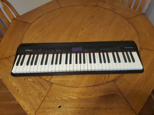 Roland GO:PIANO GO-61P For Parts Bad Screen  - Picture 1 of 6