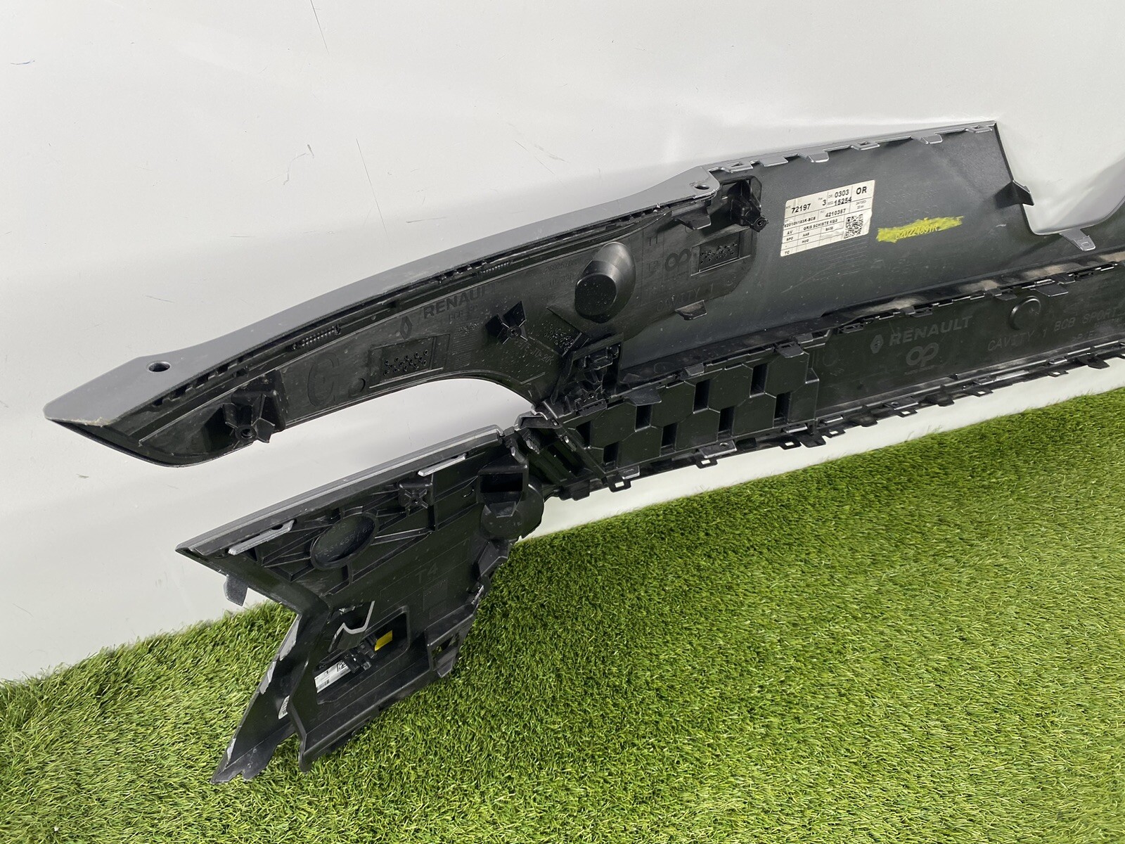 GENUINE RENAULT MEGANE E-TECH 2022 2023 2024 FRONT BUMPER p/n  