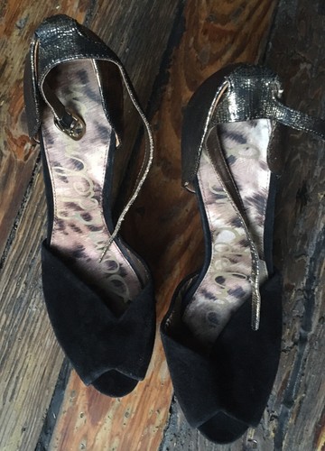 BN Sam Edelman Marina Peep Toe Black Suede Gold Stiletto Platform Pump Heels 9 - Picture 4 of 7