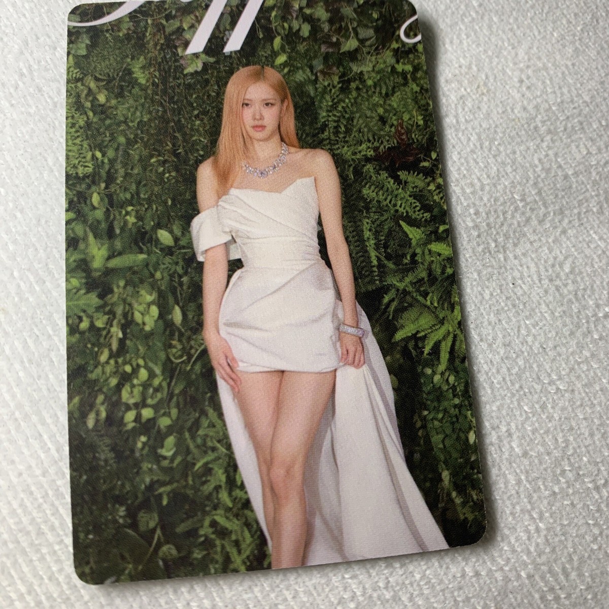 green emerald velvet dress Blackpink Rose 