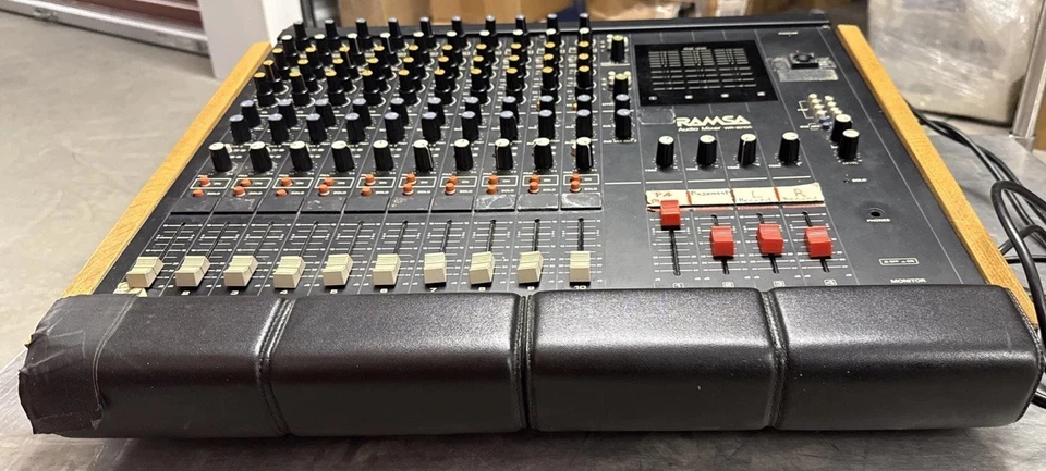 Vintage RAMSA WR-8210A Audio Mixer - WORKING!  - Image 2 of 4