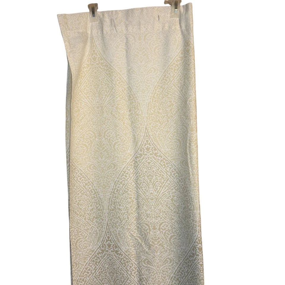 Cortina de Ducha de Tela Estampada Ombre Bronceado y Blanco Cynthia Rowley 72" x 72" Foto 2 de 3