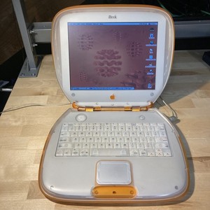 Apple iBook M8520J/A G3 500ディスプレイ難ありジャンク Apple iBook M8520J/A G3 500ディスプレイ難ありジャンク