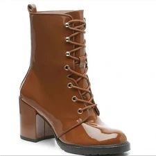 Stuart Weitzman-Cassey Bootie Cappuccino patent Leather Lace up size 5.5 NEW