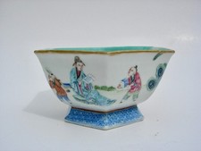 A CHINESE FAMILLE ROSE HEXAGONAL SHAPE FIGURAL BOWL WITH DAOGUANG MARK, 19THC