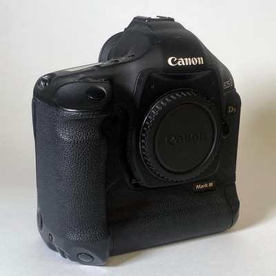 Canon EOS-1Ds Mark III 21.1MP DSLR Body + 2 OEM LP-E4 Batteries Charger
