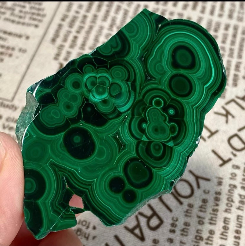 82g  Natural malachite slice quartz crystal luster mineral specimen