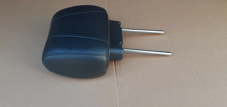 Jeep Grand Cherokee (Wj) Interior Design Headrest Neck Support Front - Image 2 of 4