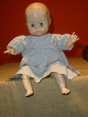 baby doll eyes open and close