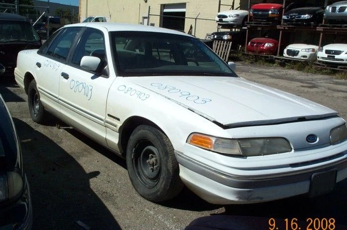 Rear Axle Excluding Police Package Without ABS Fits 95 CROWN VICTORIA 164893 Foto 2 de 4