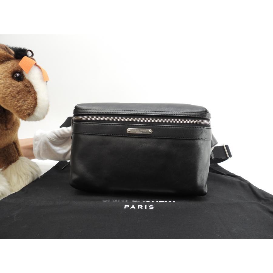 Borsa a tracolla Saint Laurent Body Bag City in pelle nera con borsa portaoggetti