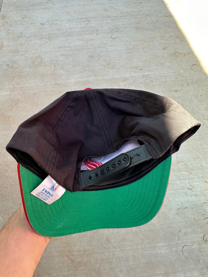 Gorra snapback vintage bordada con logotipo Miami Heat de la NBA Foto 2 de 4