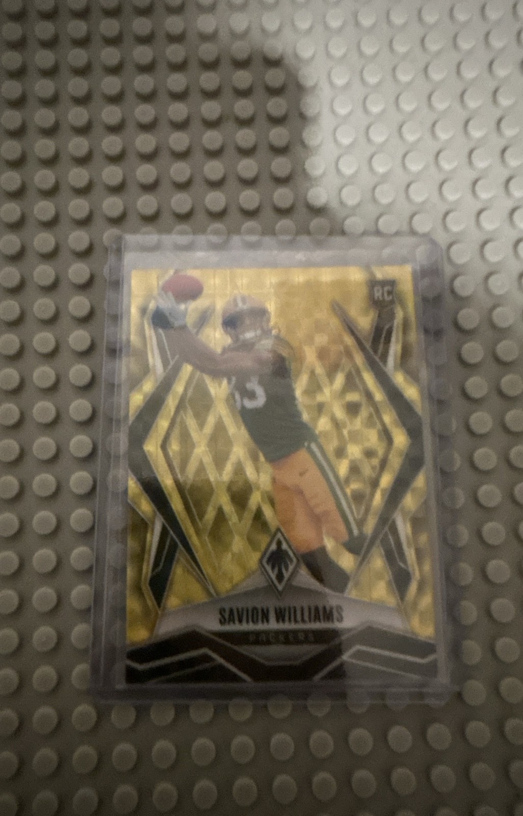 2025 Panini Phoenix - Rookies Savion Williams #153 Yellow Pyramids /185 (RC)