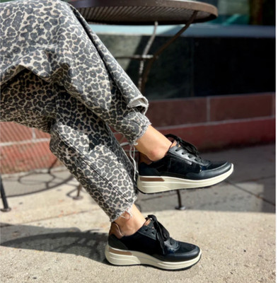 Ara Gardenia Sneaker in Black/Nut
