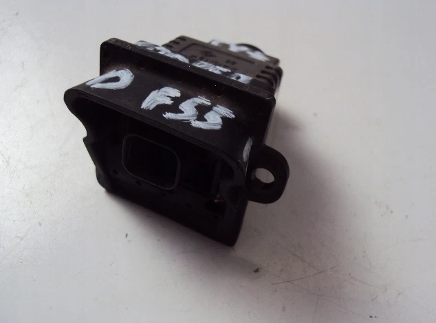 Telecamera posteriore Mini Cooper F55 FL 18R parte originale 90735302 - Immagine 3 di 4