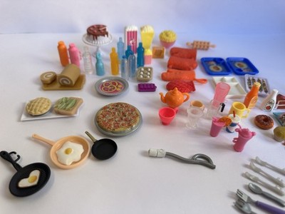 Barbie Essen Konvolut u.a. Snacks, Besteck, Teller, Gläser, Flaschen, Pfannen etc.