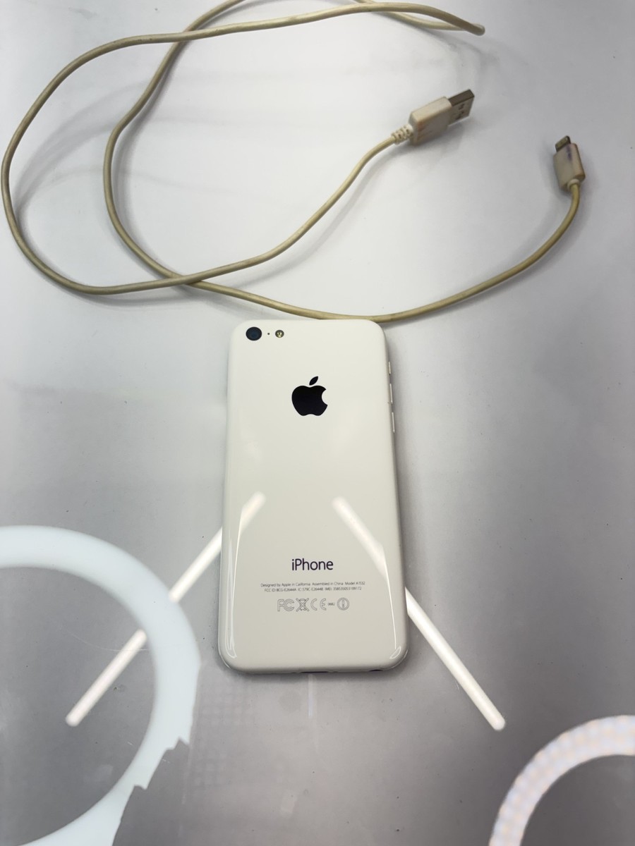 Apple iPhone 5c White Model A1532 - Powers on - For Parts - As Is