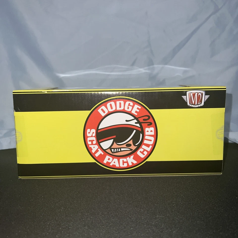 M2 Machines 1971 Dodge Challenger R/T 440 Scat Pack Club Green Go 1/24 New - Image 2 of 4