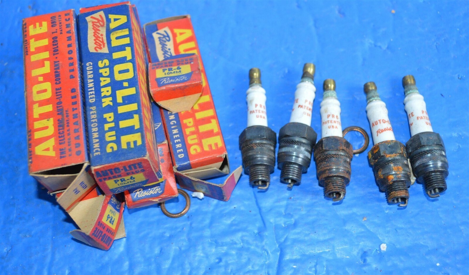 5 Vintage NOS Autolite PR-6 spark plugs yellow  blue boxes