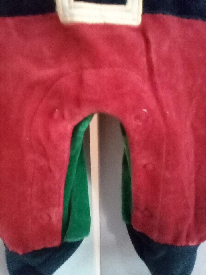 Dormitório de veludo Small Wonders novo com etiquetas Natal feriado peça única Papai Noel PJs 0-3M - Imagem 4 de 4