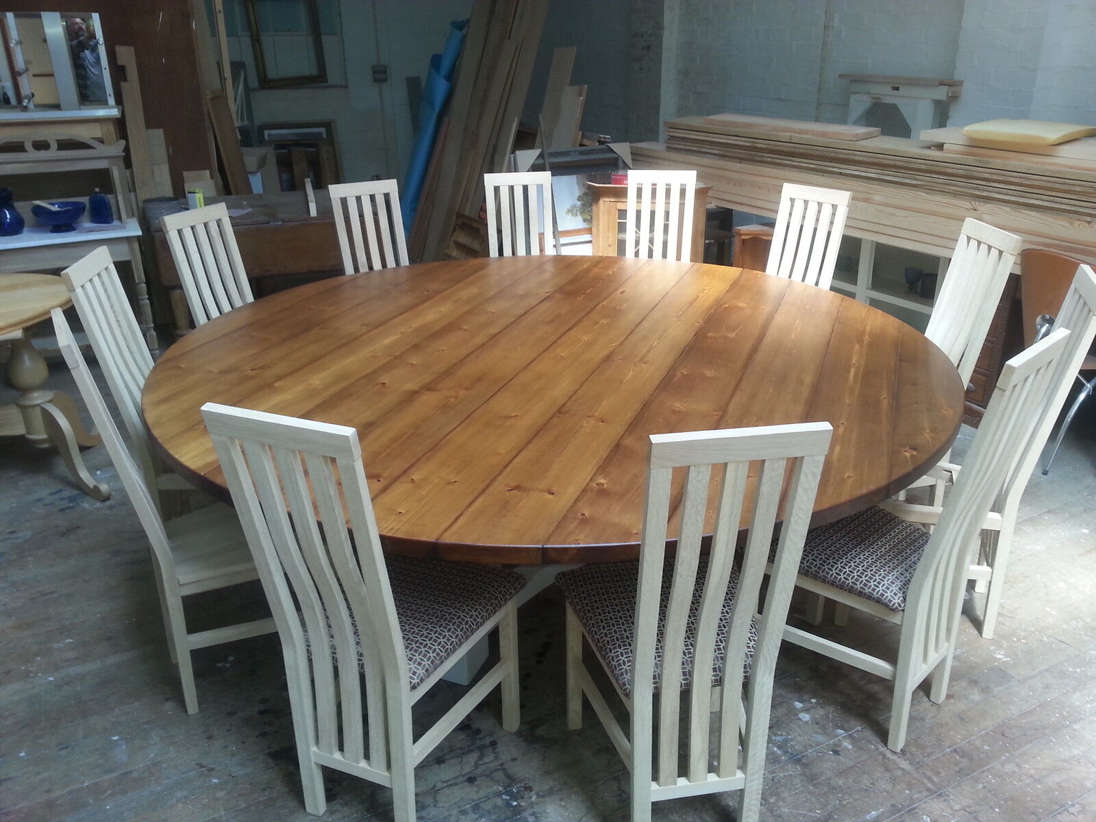 120cm Round Dining Table: How Many Seats Fit Just Right? – Meubilair