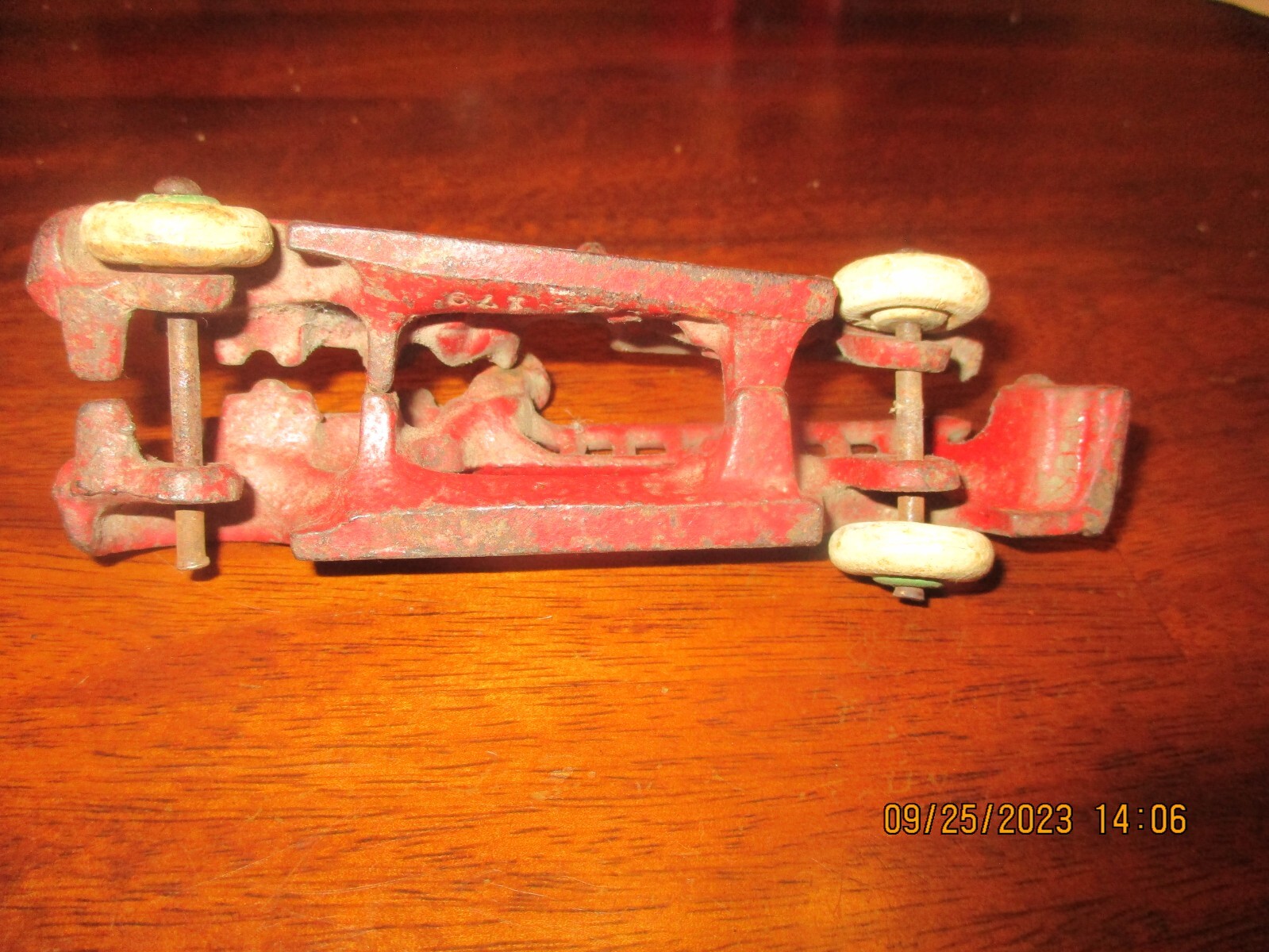 ANTIQUE CAST IRON FIRE TRUCK REDNEEDS TO BE RESTORED FREE SHIPPING IN