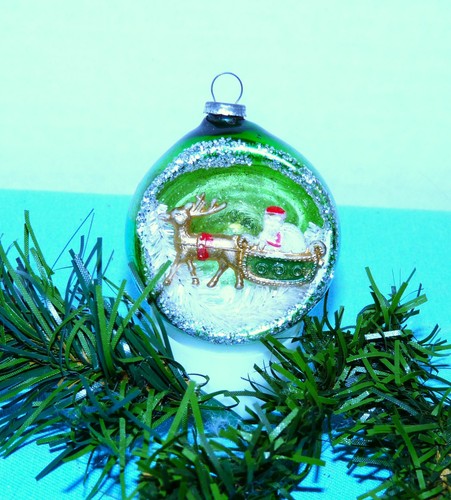 Vtg~ 2" Japan Glass DIORAMA Xmas Ornament 3D ~Santa Sleigh Reindeer ~Crimped Cap